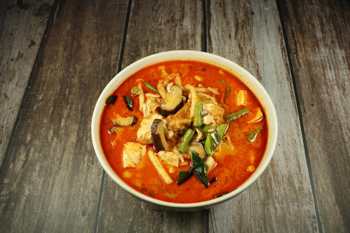 Vibrant Vegan Red Curry Stir-Fry