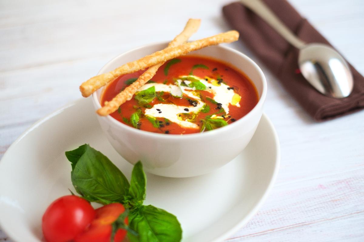 Creamy Vegan Tomato Basil Bisque